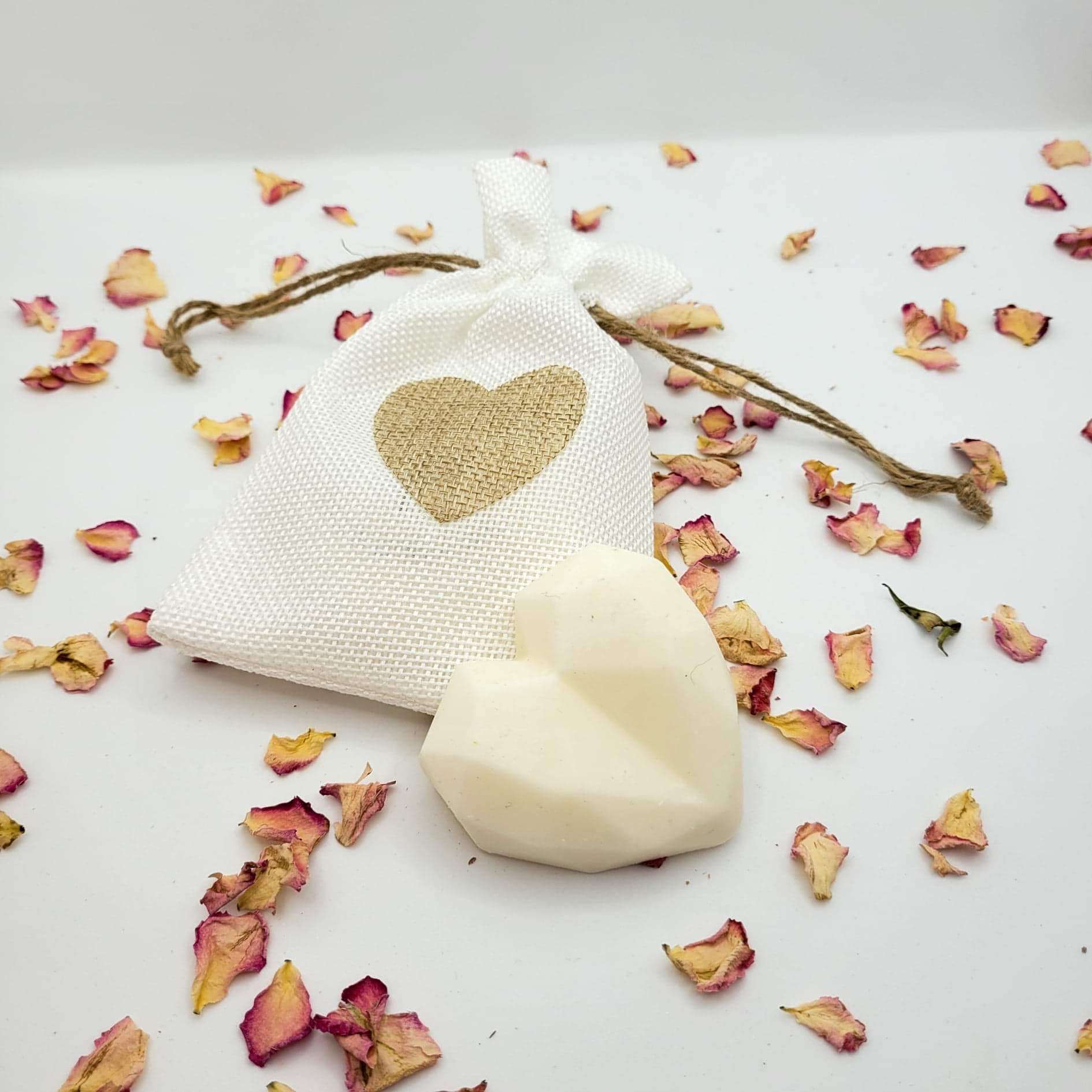 Large Geometric heart melt / wedding favours - The Cornish Scent Company